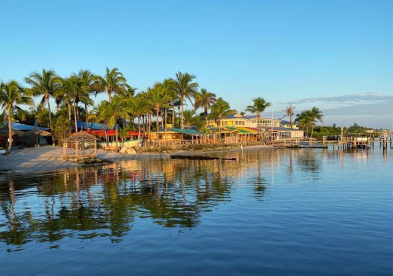 Capt Hirams Resort Sebastian Eksteriør bilde