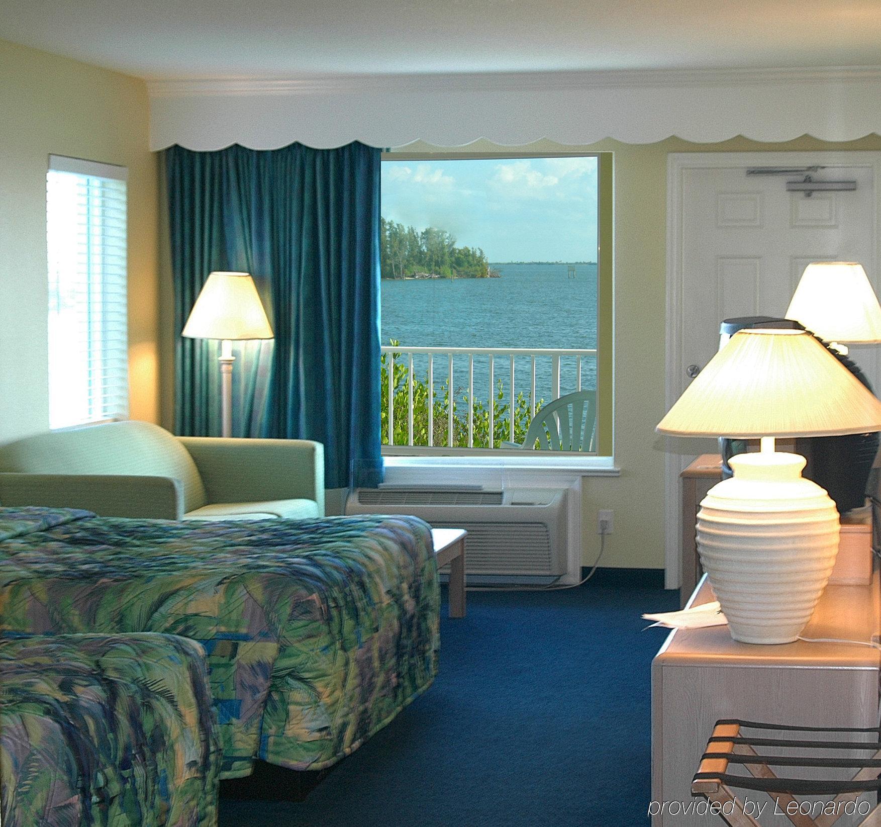 Capt Hirams Resort Sebastian Rom bilde